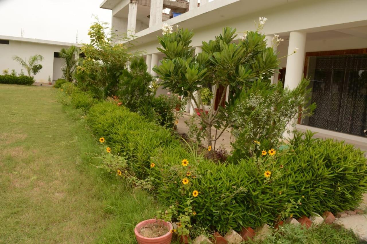 Hotel Radha Rani Mahal Khajurāho Exterior foto